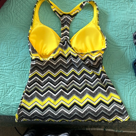 Bright yellow swimsuit top, razorback in a size 8, new never worn - Picture 2 of 5